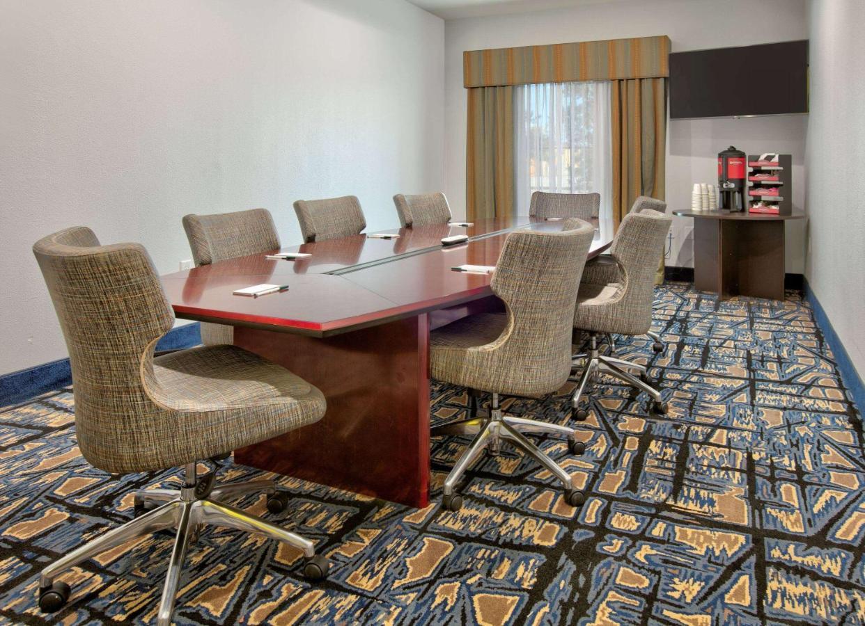 La Quinta & By Wyndham Southwest Hotel Lubbock