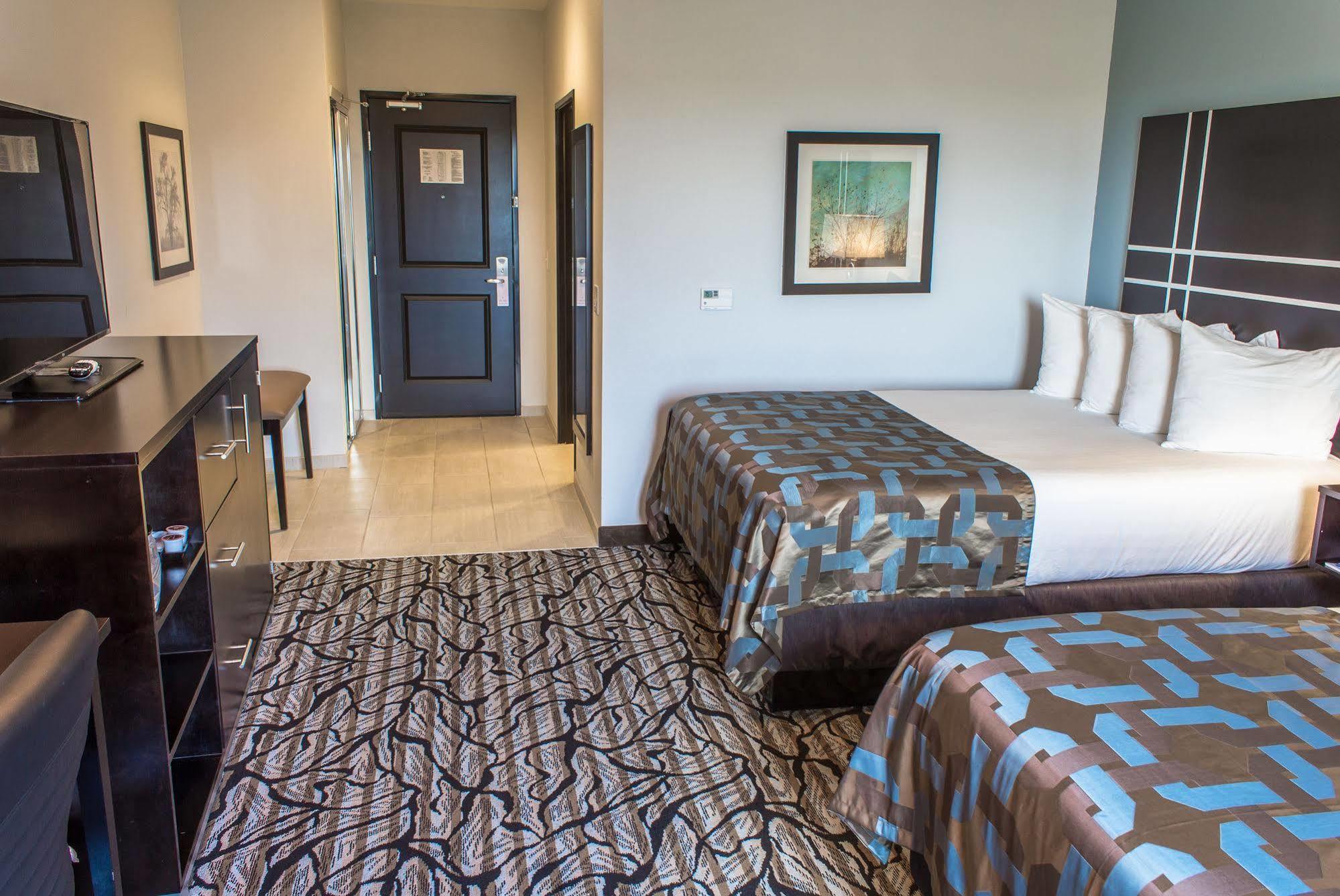 La Quinta & By Wyndham Southwest Hotel