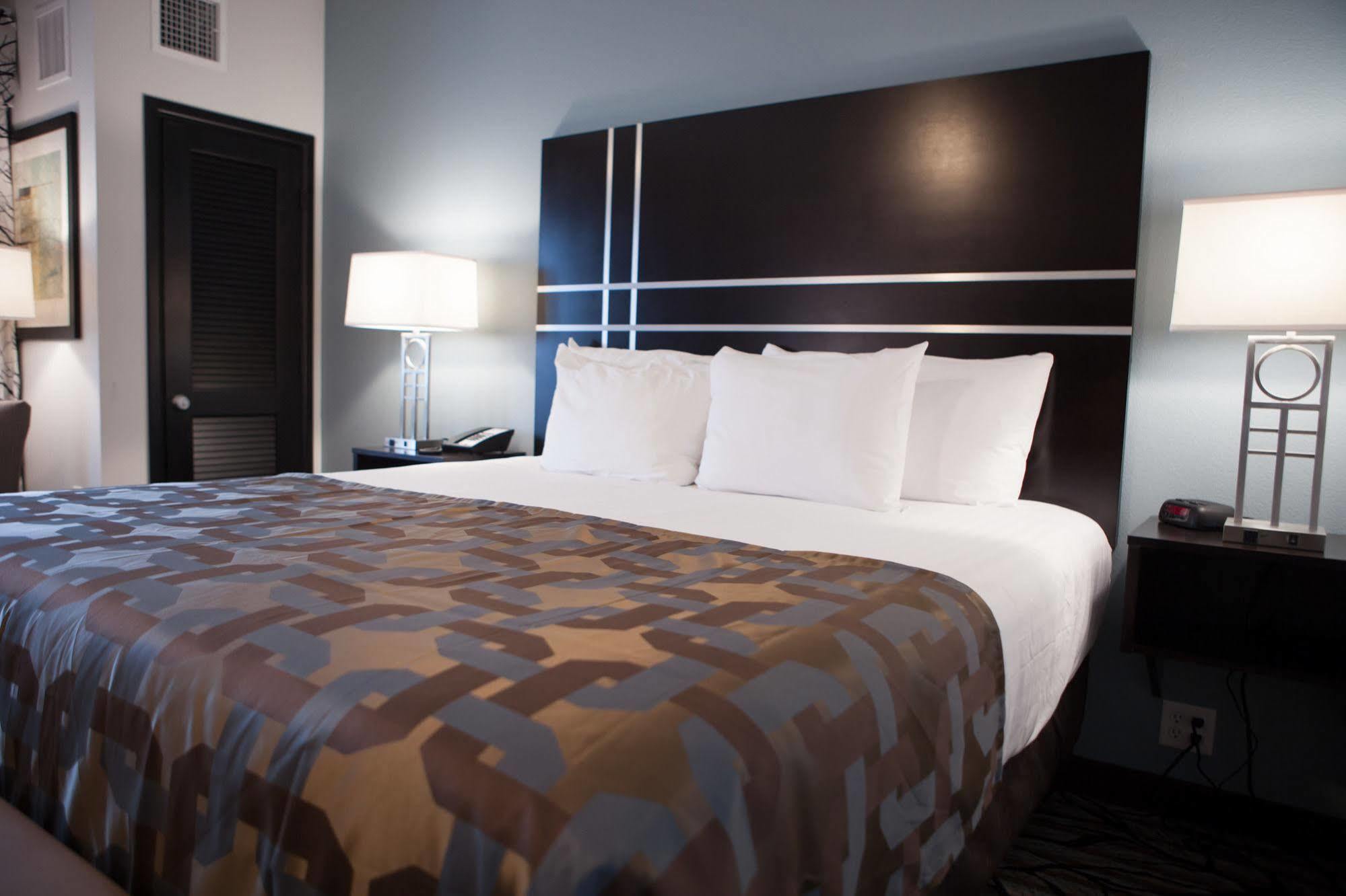 La Quinta & By Wyndham Southwest Hotel 3*